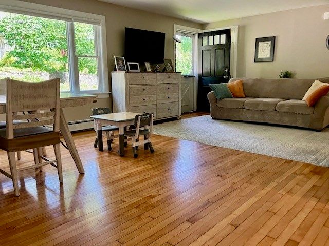 82 Walnut St, North Brookfield, MA 01535