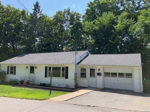82 Walnut St, North Brookfield, MA 01535