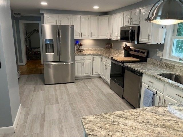 82 Walnut St, North Brookfield, MA 01535