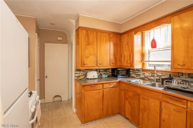 1002 29th Street NE, Canton, OH 44714