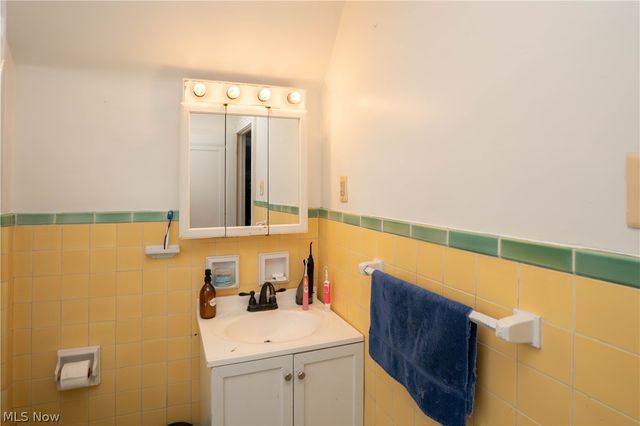 1002 29th Street NE, Canton, OH 44714