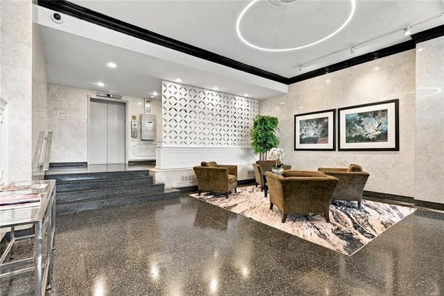 3060 Pharr Court North NW 207, Atlanta, GA 30305