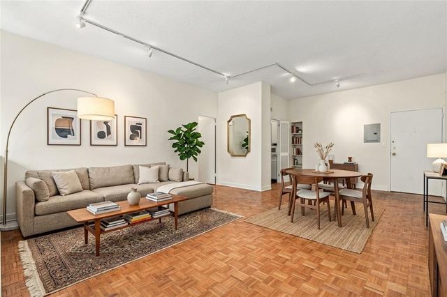 3060 Pharr Court North NW 207, Atlanta, GA 30305