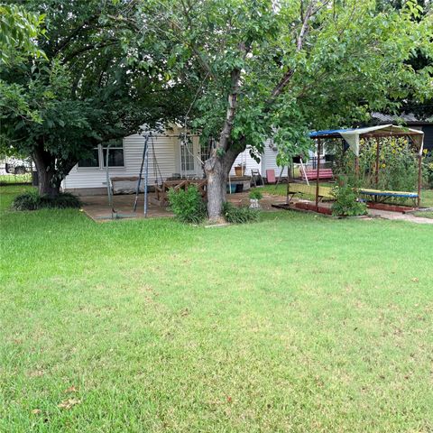 2101 14th Avenue, Mineral Wells, TX 76067