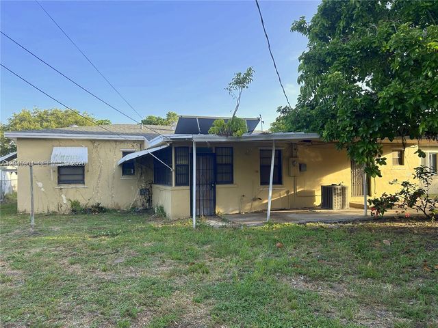 1355 NW 86th St, Miami, FL 33147
