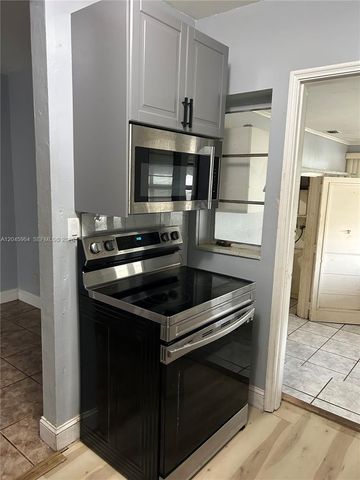 1355 NW 86th St, Miami, FL 33147