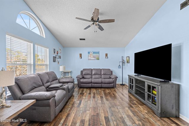 636 Brewster Lane, Wilmington, NC 28412