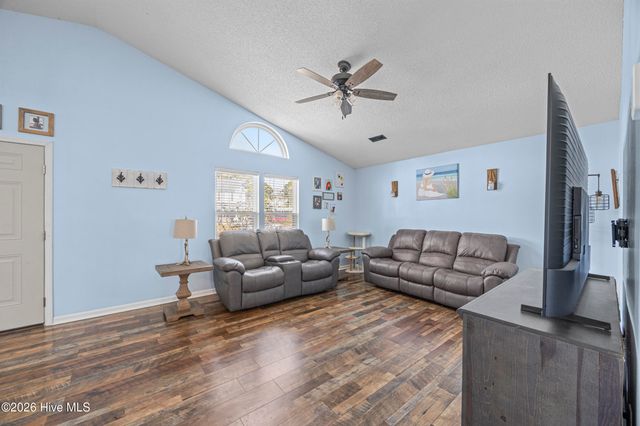 636 Brewster Lane, Wilmington, NC 28412