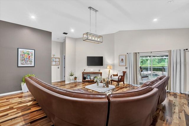 5539 AVENUE DU SOLEIL, Lutz, FL 33558