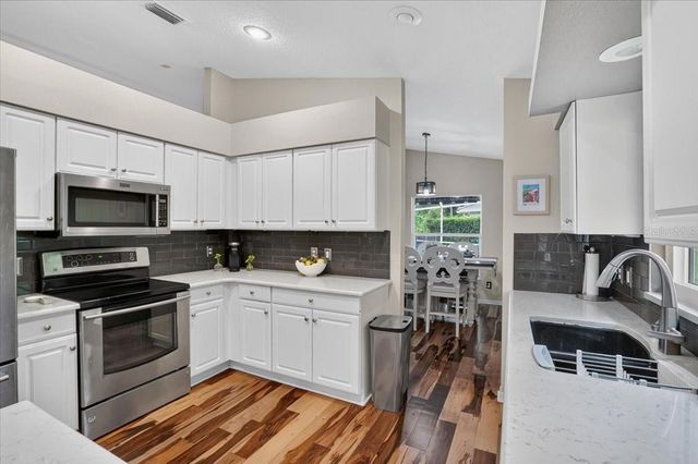 5539 AVENUE DU SOLEIL, Lutz, FL 33558