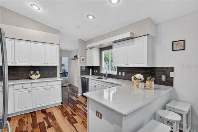5539 AVENUE DU SOLEIL, Lutz, FL 33558