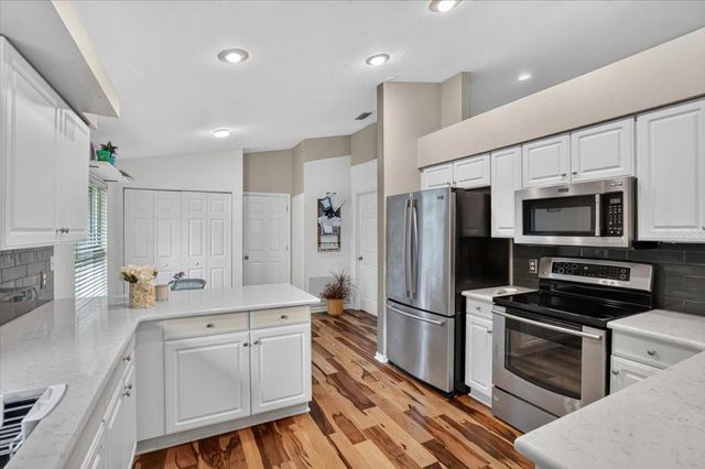5539 AVENUE DU SOLEIL, Lutz, FL 33558