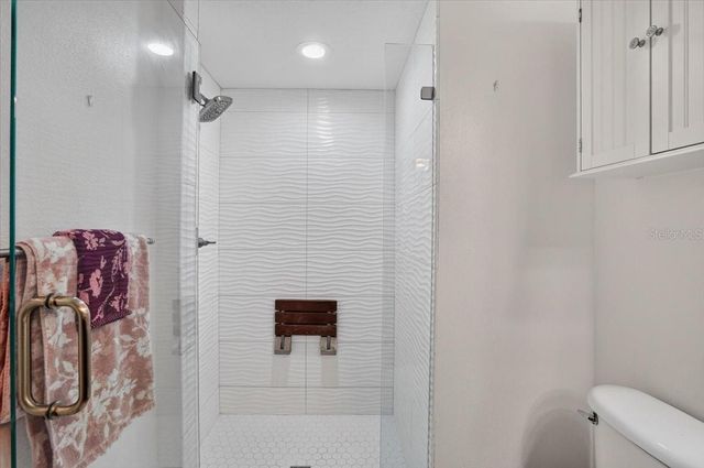 5539 AVENUE DU SOLEIL, Lutz, FL 33558