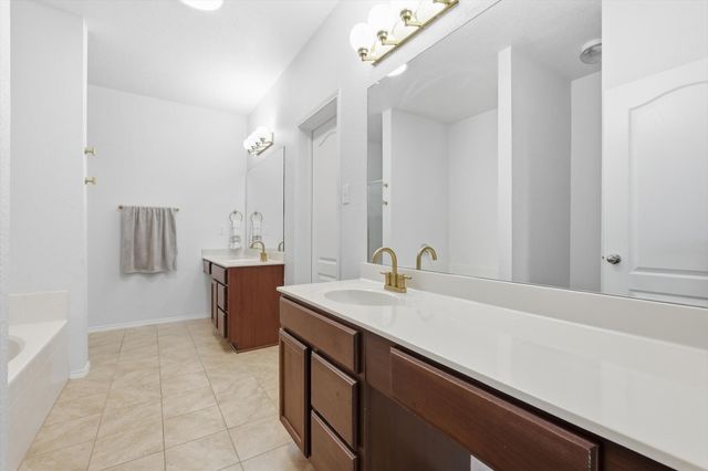 253 Calvert Street, Waxahachie, TX 75165