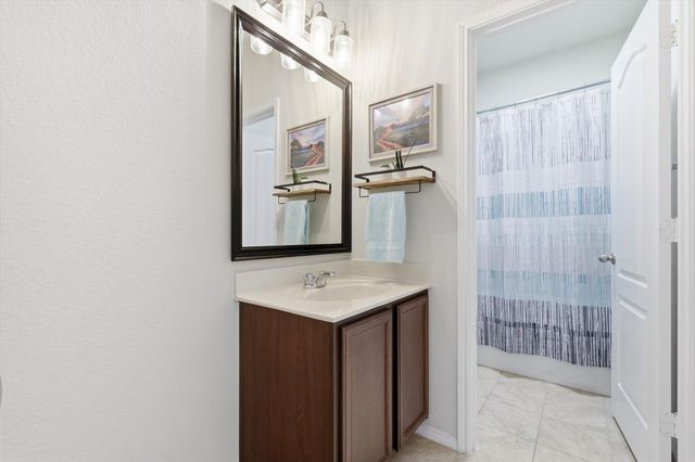 253 Calvert Street, Waxahachie, TX 75165