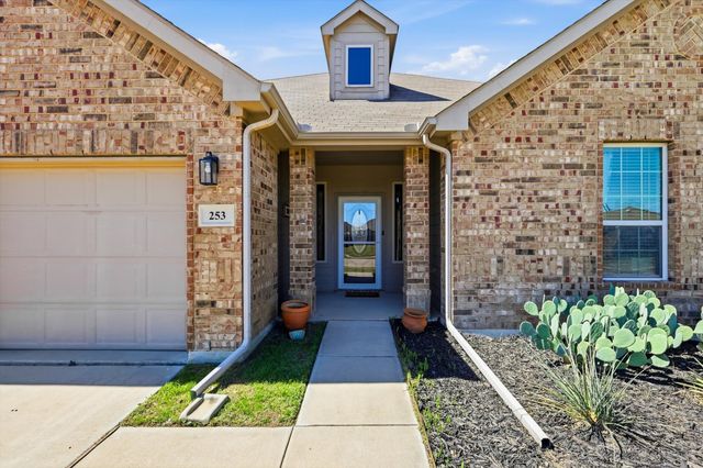 253 Calvert Street, Waxahachie, TX 75165