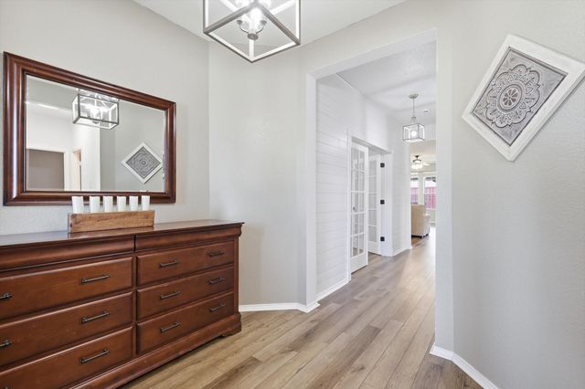 253 Calvert Street, Waxahachie, TX 75165