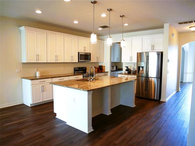 19314 LONG LAKE RANCH BOULEVARD, Lutz, FL 33558