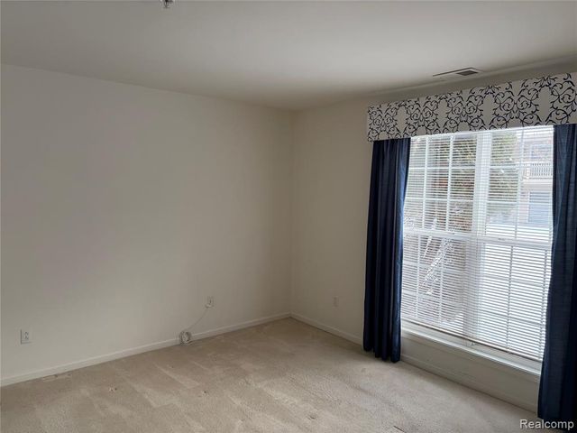 28518 Carlton Way Drive, Novi, MI 48377