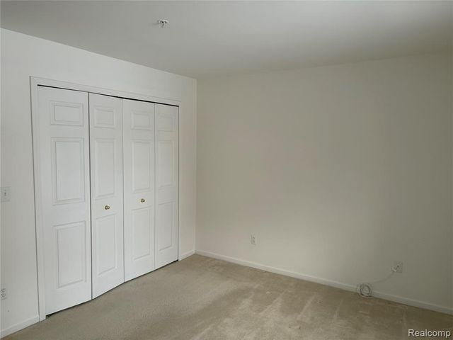 28518 Carlton Way Drive, Novi, MI 48377