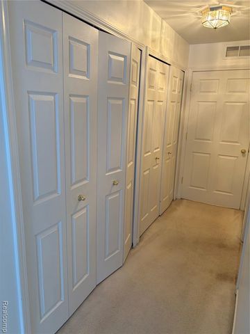 28518 Carlton Way Drive, Novi, MI 48377