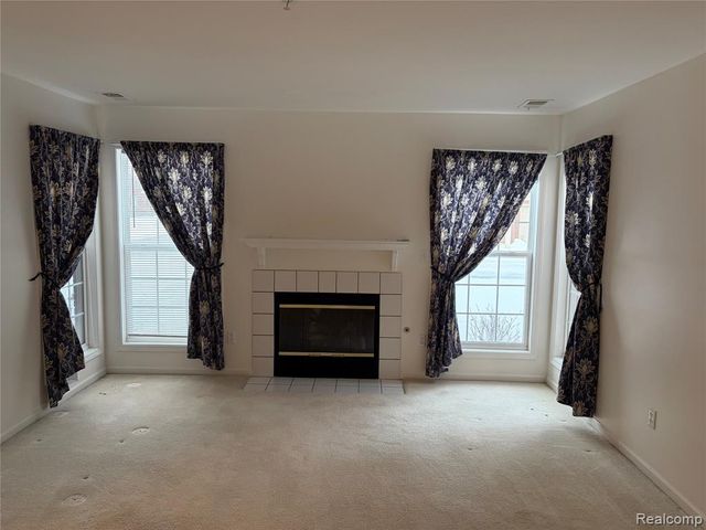 28518 Carlton Way Drive, Novi, MI 48377