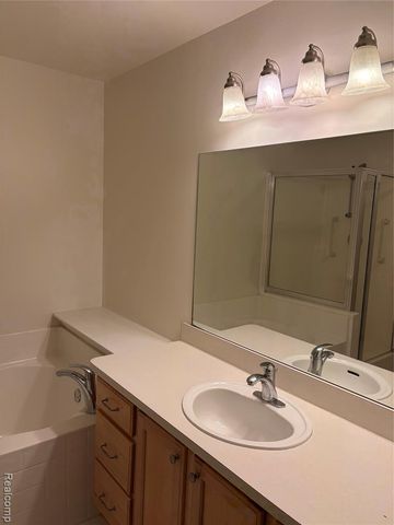 28518 Carlton Way Drive, Novi, MI 48377