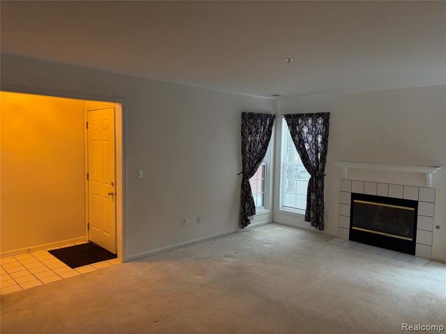 28518 Carlton Way Drive, Novi, MI 48377