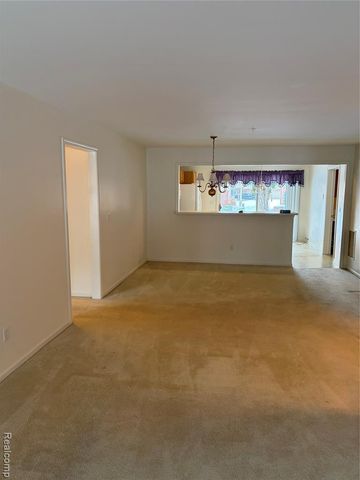 28518 Carlton Way Drive, Novi, MI 48377