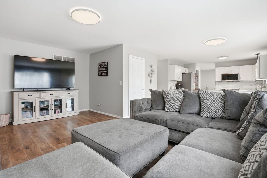 1919 Spring Ridge Drive, Plainfield, IL 60586 — photo 4