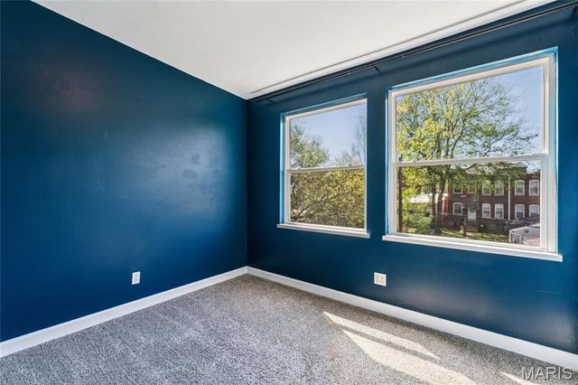 2921 Virginia Avenue, St Louis, MO 63118