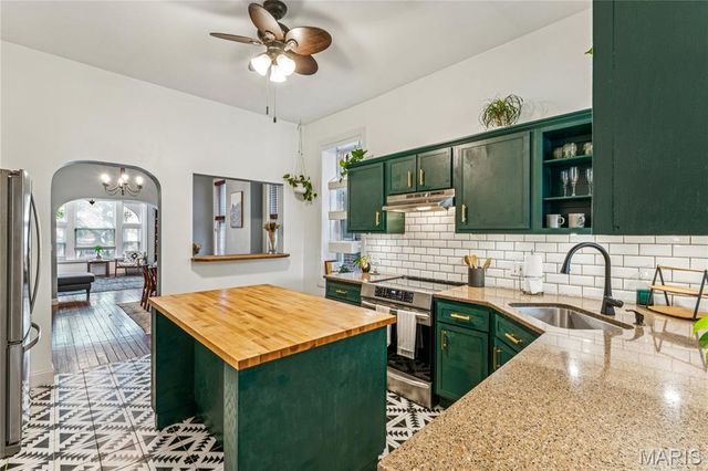 2921 Virginia Avenue, St Louis, MO 63118