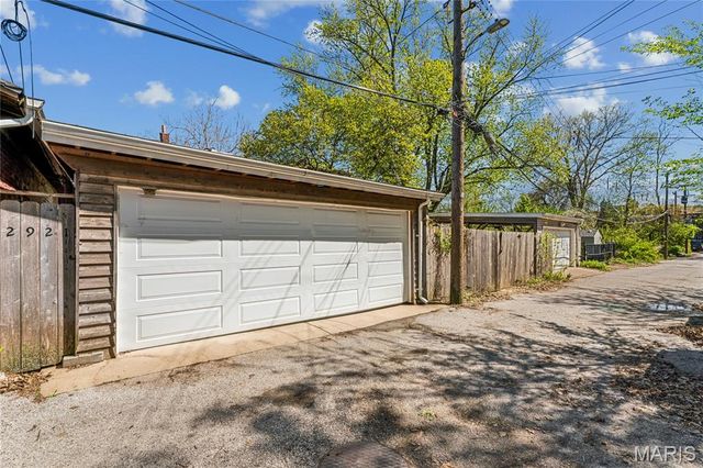 2921 Virginia Avenue, St Louis, MO 63118