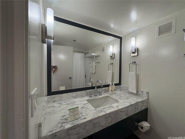 410 Atkinson Drive 1618, Honolulu, HI 96814