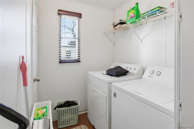 1037 Helen Ct, Madison Heights, MI 48071