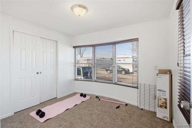 1037 Helen Ct, Madison Heights, MI 48071