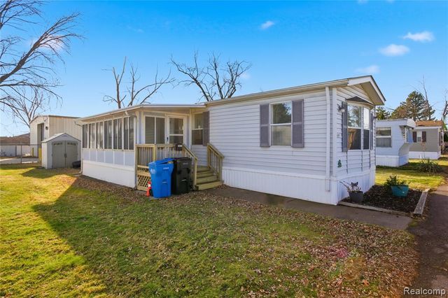 1037 Helen Ct, Madison Heights, MI 48071