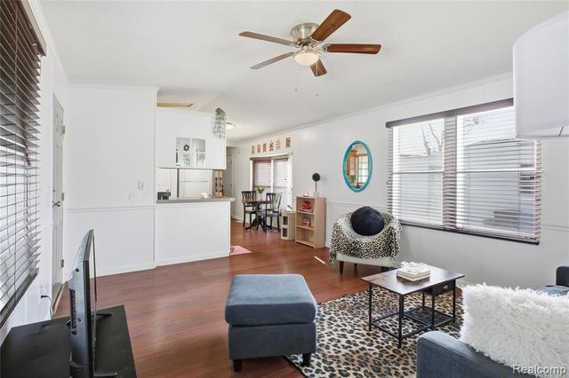 1037 Helen Ct, Madison Heights, MI 48071