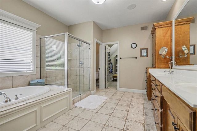 11919 W 139th Terrace, Overland Park, KS 66221