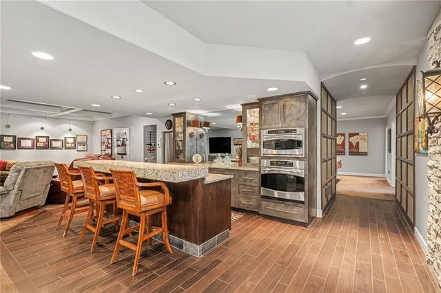 11919 W 139th Terrace, Overland Park, KS 66221