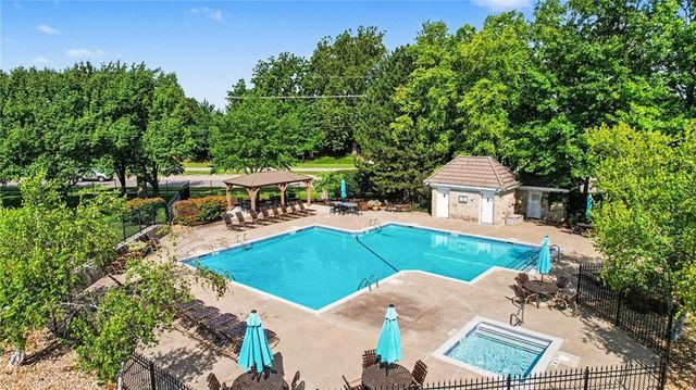 11919 W 139th Terrace, Overland Park, KS 66221