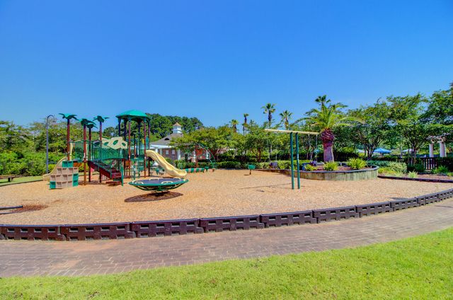 2672 Park W Boulevard, Mount Pleasant, SC 29466