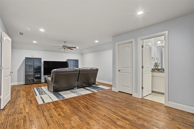 115 Chisum Drive, Millsap, TX 76066