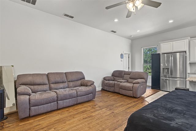 115 Chisum Drive, Millsap, TX 76066