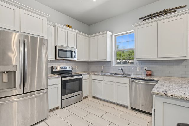 115 Chisum Drive, Millsap, TX 76066
