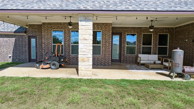 115 Chisum Drive, Millsap, TX 76066