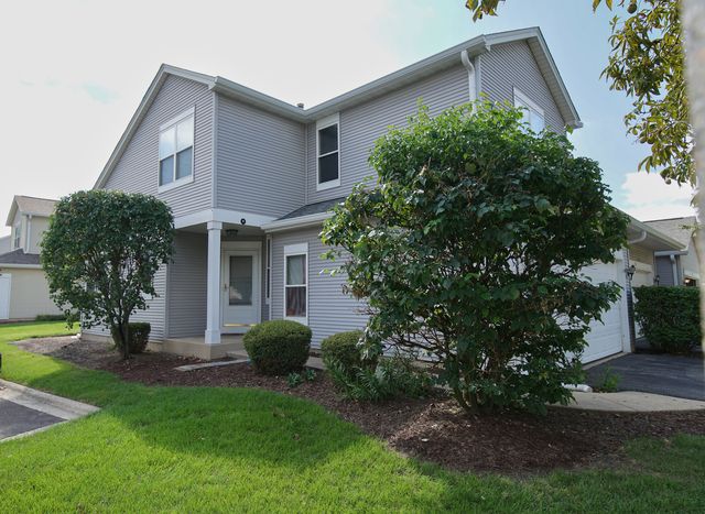 143 Woodland Circle, North Aurora, IL 60542