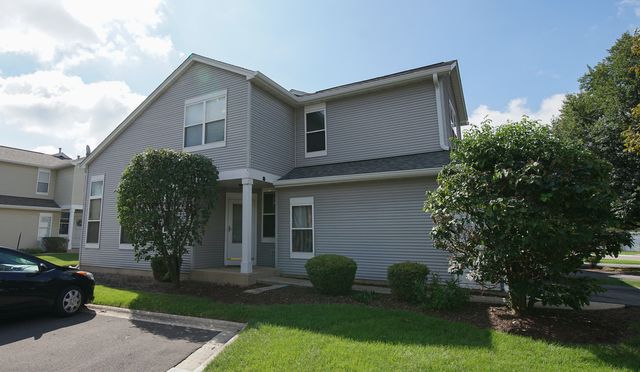 143 Woodland Circle, North Aurora, IL 60542