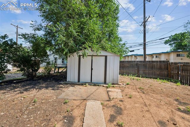 906 W Cucharras Street, Colorado Springs, CO 80905