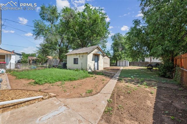 906 W Cucharras Street, Colorado Springs, CO 80905